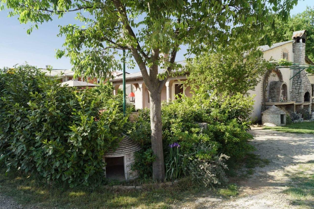 Apartman Eric Apartment Pula Exterior photo