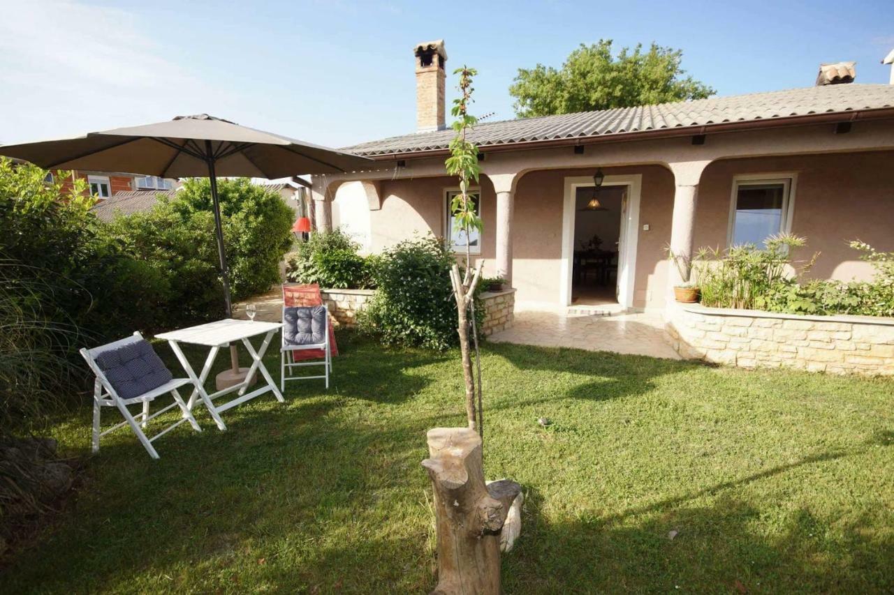Apartman Eric Apartment Pula Exterior photo