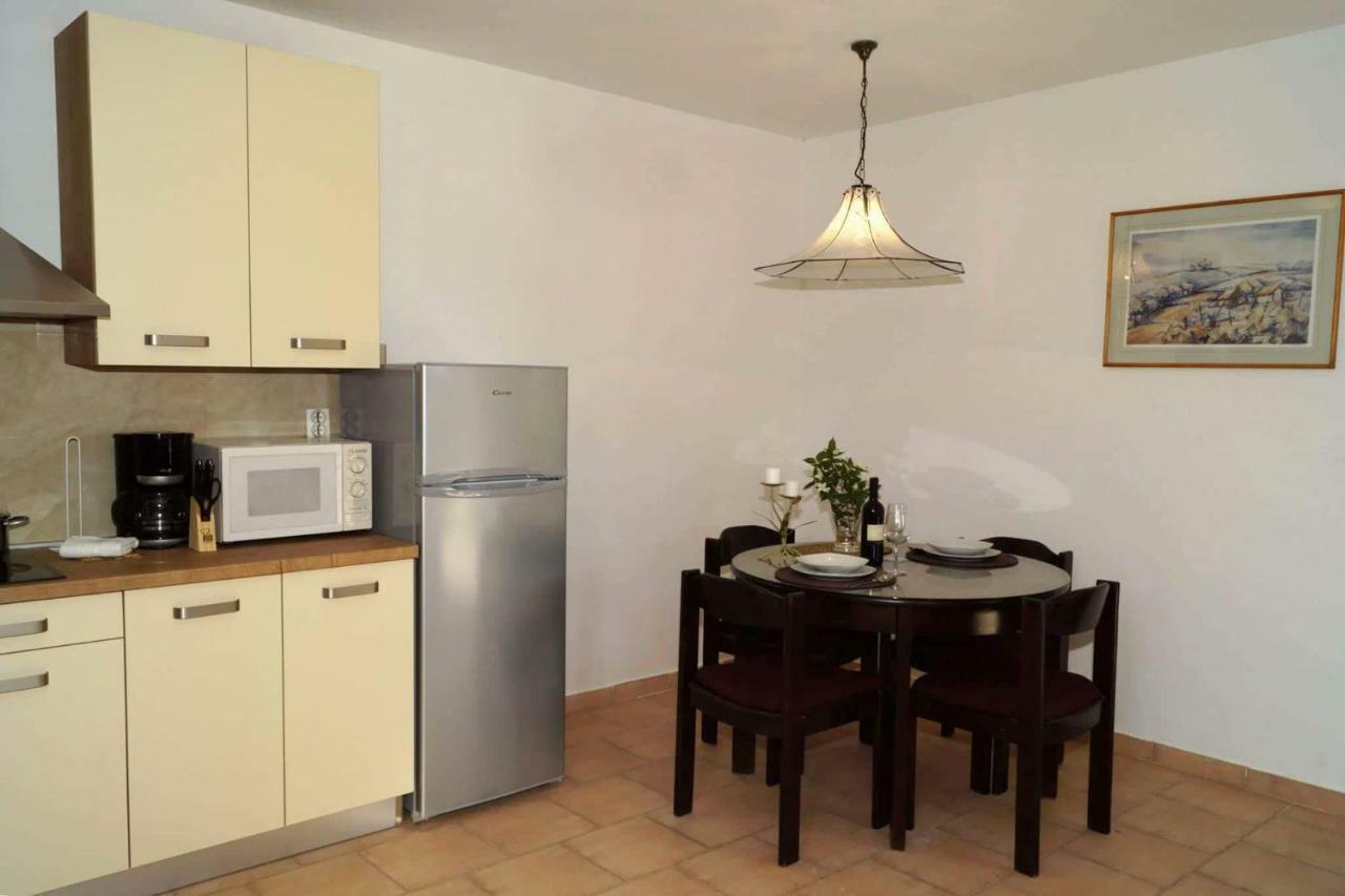 Apartman Eric Apartment Pula Exterior photo