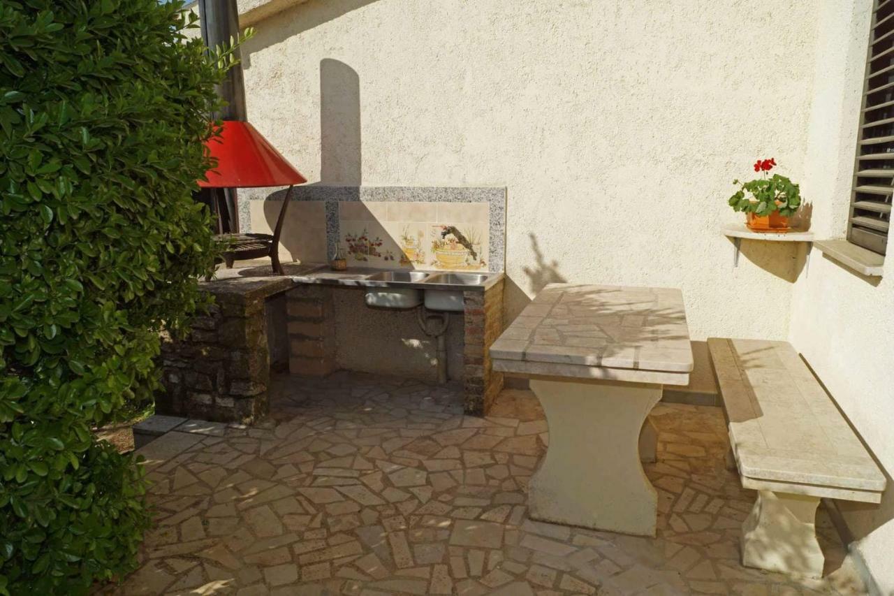 Apartman Eric Apartment Pula Exterior photo